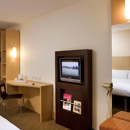 Ibis 3*