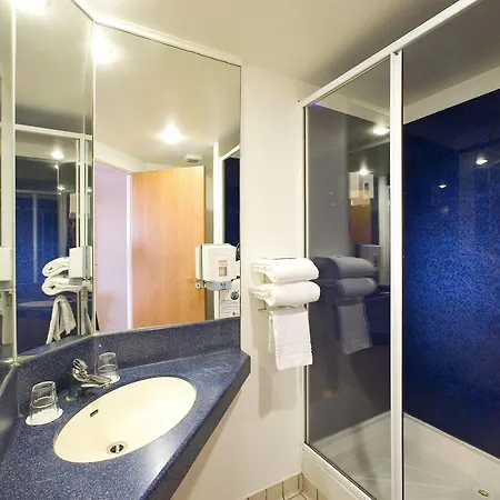 Ibis ホテル 3*